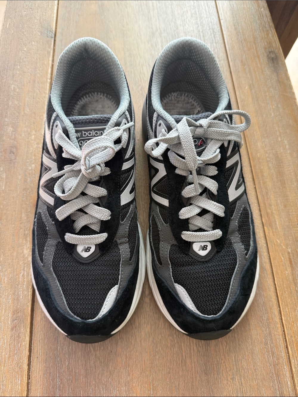 New Balance 990 Black & Gray Athletic Sneakers W 8/ M 6.5